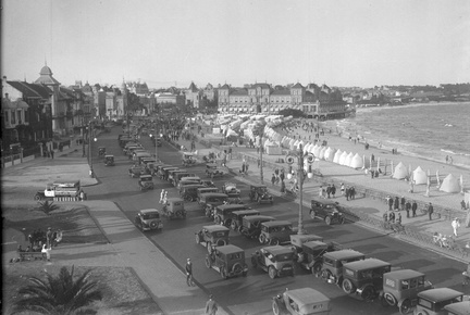 Rambla de pocitos con Hotel