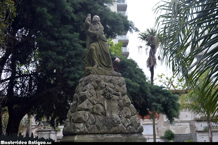 cementerio central 24