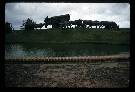 Monumento a La Carreta 04