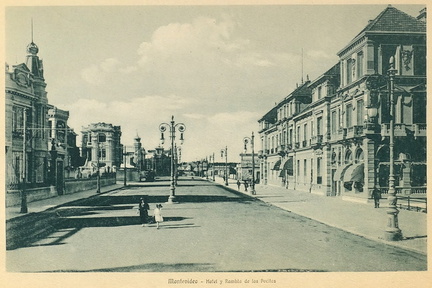 Rambla y Hotel de los Pocitos
