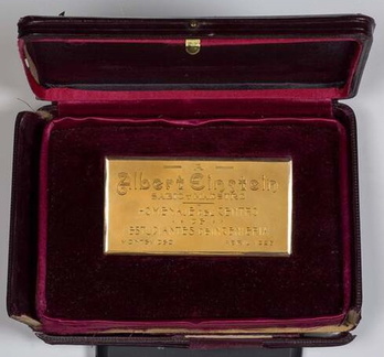 Placa del Centro de Estudiantes de Ingeniería regalada a Einstein. 29 de abril 1925.